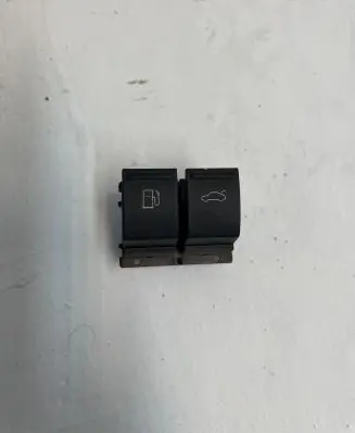 Tailgate opening switch