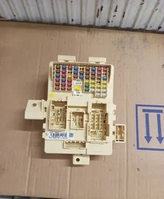 Hyundai Tucson TL Fuse module 91951D3530 AK01689 HD3J0612