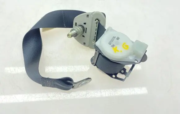 Toyota Prius+ (ZVW40) Third row seat belt 