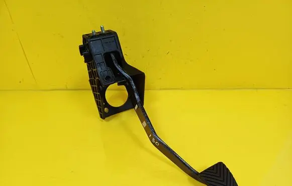 Hyundai i30 Brake pedal 