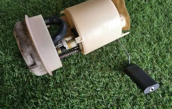 Mitsubishi Carisma In-tank fuel pump 09750409900