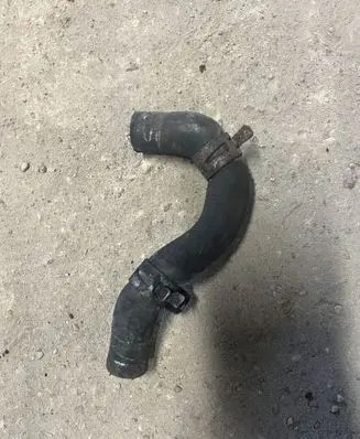 Toyota Avensis T220 Engine coolant pipe/hose