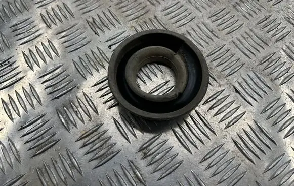 BMW 3 E92 E93 Rear coil spring rubber mount 6764419