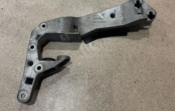 BMW X3 G01 Gearbox mounting bracket 8486998