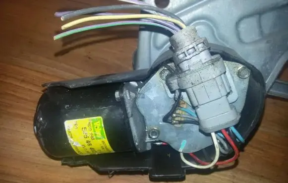 Renault Megane I Wiper motor 53548402