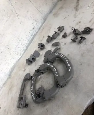 Alfa Romeo Giulia A set of handles for the ceiling 