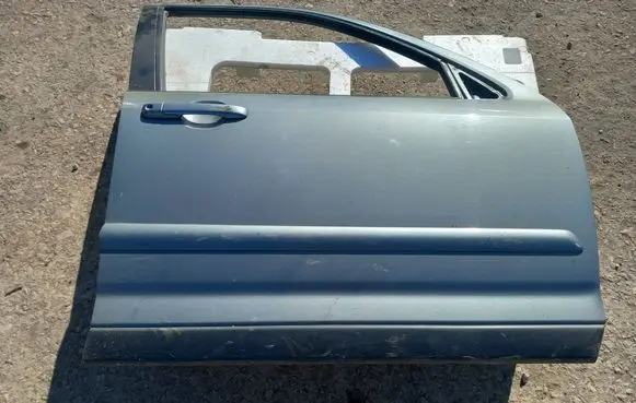 Honda CR-V Front door 