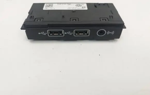 Volkswagen Tiguan USB socket connector 5QF035726