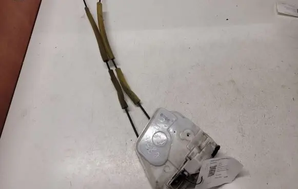 Mazda 6 Front door lock 8K14B0081