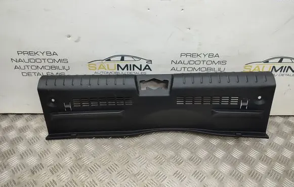 Trunk/boot sill cover protection