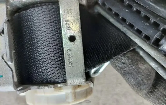Ford Galaxy Third row seat belt 613B86A