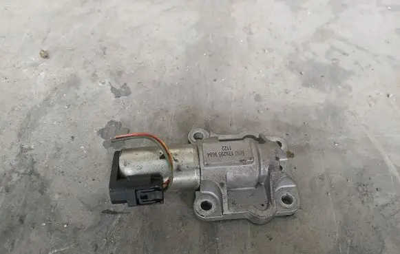 Volvo S60 Camshaft vanos timing valve 175295