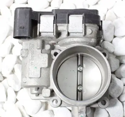 Volkswagen Touran II Throttle valve 03C133062AA