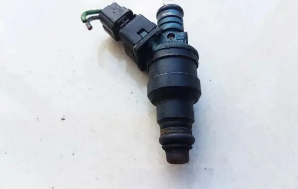 Fuel injector