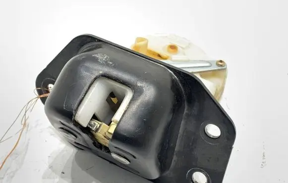 Nissan Note (E11) Tailgate exterior lock 