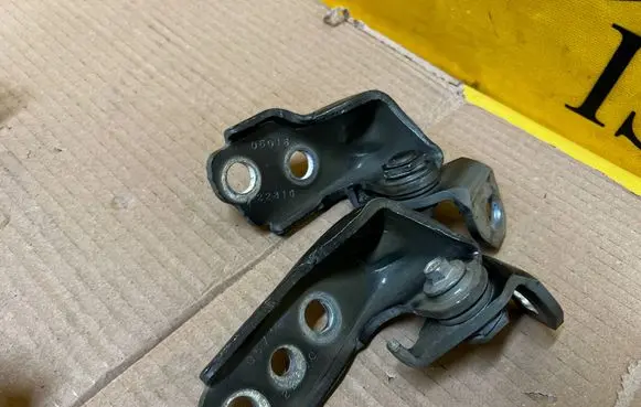 Ford Fusion II Front door hinge set 
