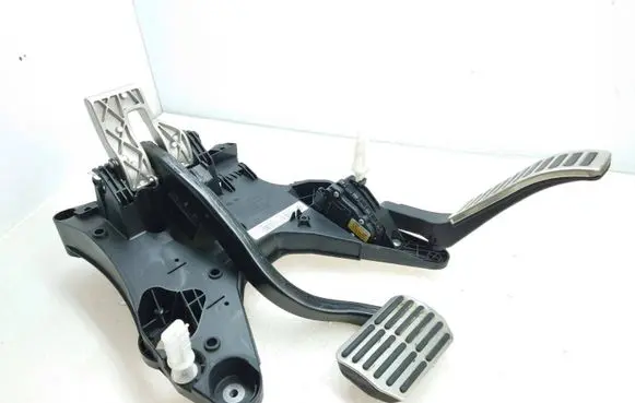 Volkswagen Touareg II Brake pedal 7P0723031AD 7L0723507D