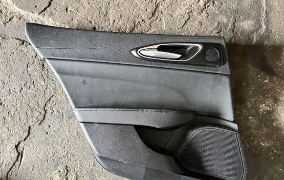 Alfa Romeo Giulia Rear door card panel trim braknumeruczci