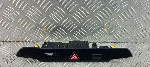 Hyundai Tucson TL Hazard light switch 93700D7100