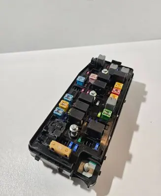 Opel Antara Fuse module 95202898 2898U