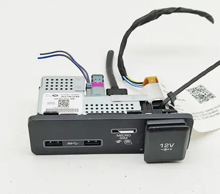 Land Rover Range Rover Evoque L551 USB socket connector JPLA19E110BB
