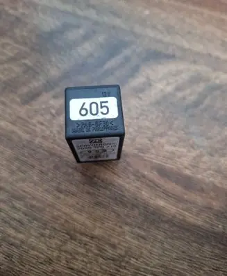 Audi A8 S8 D2 4D Other relay 4D0907307A 7038900215 3X6120