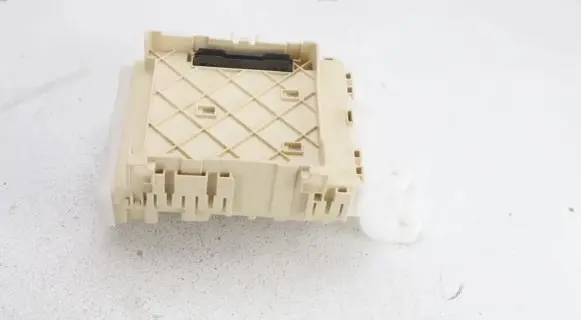 Toyota Auris E180 Fuse module 82730-12X70A