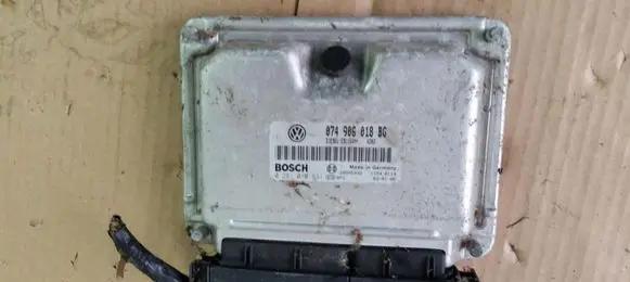 Volkswagen Transporter - Caravelle T4 Engine control unit/module ECU
