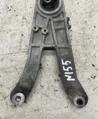 Volvo V70 Engine mounting bracket 3524347 C6589
