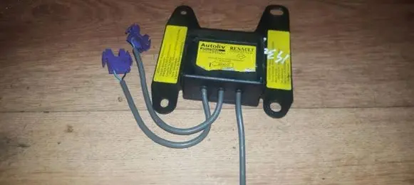 Renault Laguna I Airbag control unit/module 7700842190D 550288900