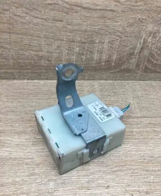 Toyota Avensis T250 Door control unit/module 8974105070 736680A LHD