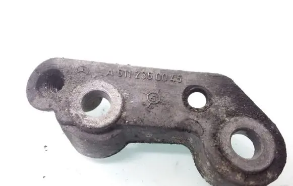 Mercedes-Benz C W203 Engine mounting bracket A6112360045