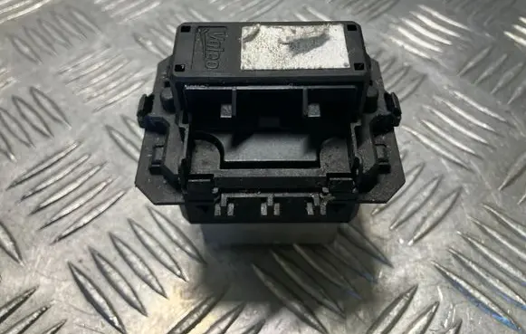Nissan Cube Z12 Heater blower motor/fan resistor