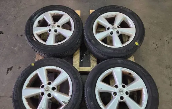 Nissan Qashqai+2 R17 alloy rim EY17A11B55