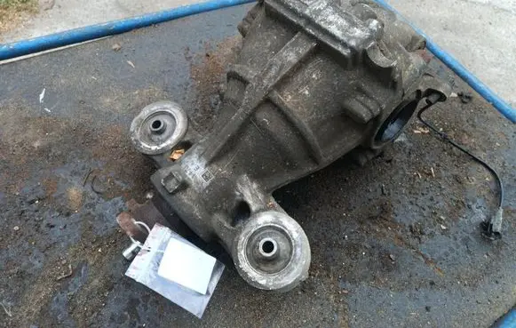 Infiniti Q50 Rear differential
