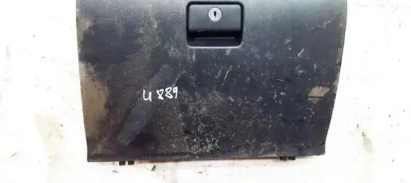 Toyota Corolla Verso AR10 Glove box