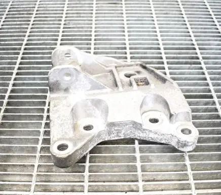 Land Rover Range Rover Evoque L538 Engine mounting bracket GJ326P096AE