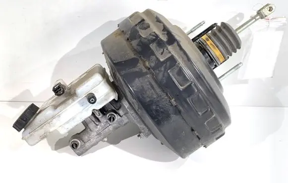 Renault Master III Brake booster 472100453R