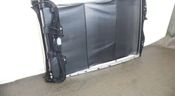 Peugeot 508 Rear door window curtain/sunshade 