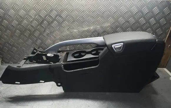 Volvo XC70 Armrest 
