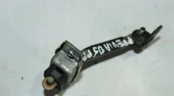 Mercedes-Benz R W251 Front door check strap stopper A686100D010