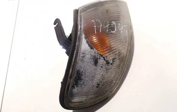 Nissan Almera Front indicator light 082151577rb 08-215-1577r-b