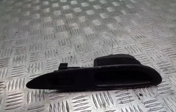 Nissan Primera Quarter vent window switch 