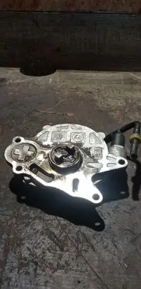 Audi A3 S3 8P Vacuum pump 03L145100