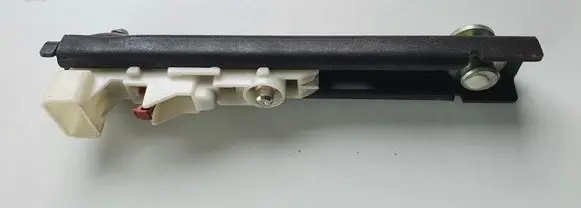 Nissan Qashqai Seat belt adjustment motor 