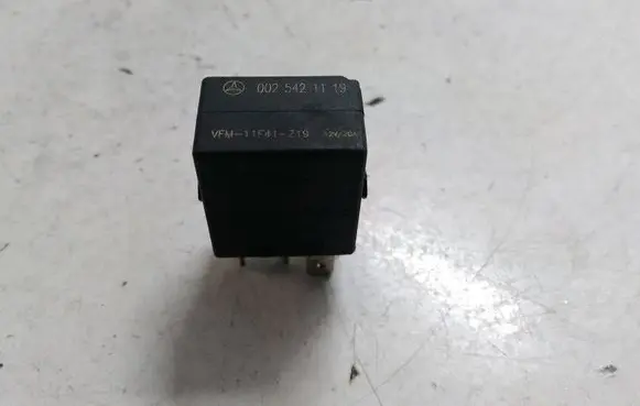 Mercedes-Benz C W203 Other relay 0025421119