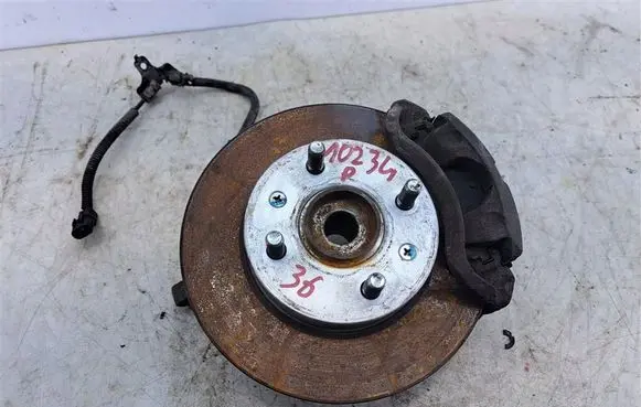 Hyundai i10 Front wheel hub spindle knuckle 