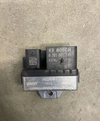 Glow plug pre-heat relay