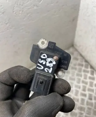 Volvo V50 Mass air flow meter 7M5112B579