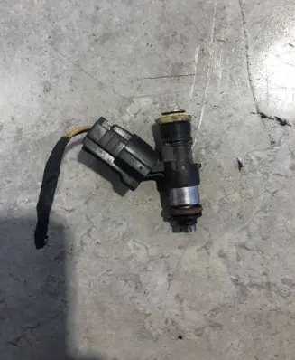Fuel injector